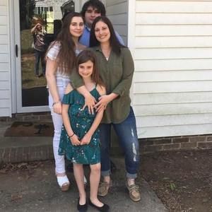 Meet your Posher, Pamela